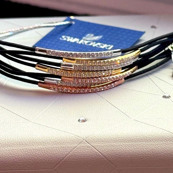 ✨ Edgy Swarovski Black Leather, Crystal Bracelet with Rose Gold Plated Settings - Picture 2 of 16